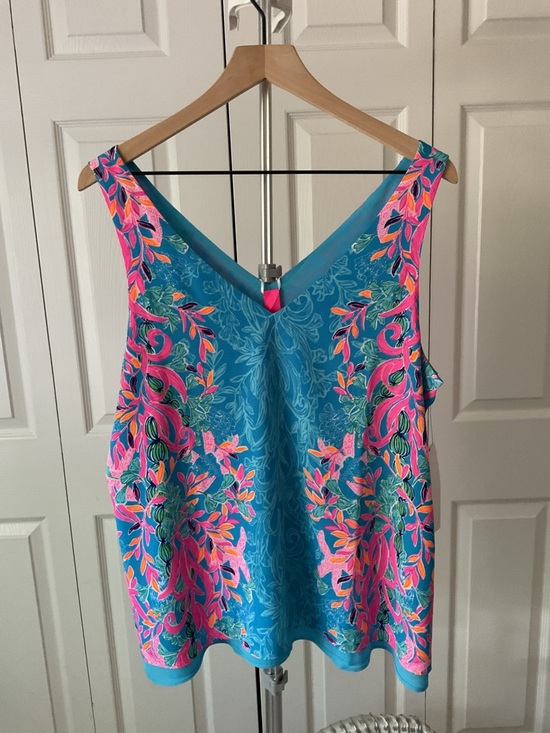 Lilly Pulitzer Tops - Lilly Pulitzer Turquoise & Hot Pink Floral V-Neck Tank